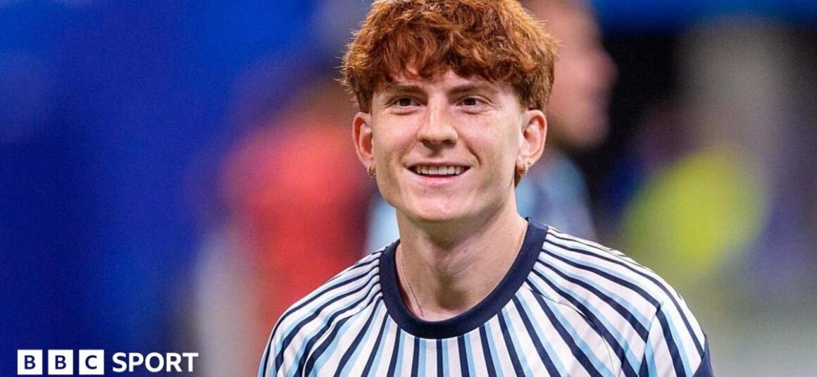 Chelsea seal signing of… Chelsea seal signing of…