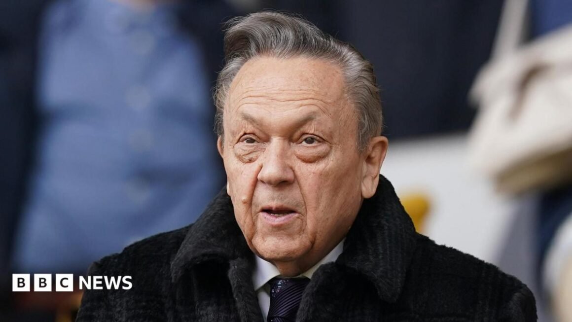 David Sullivan told to… David Sullivan told to…