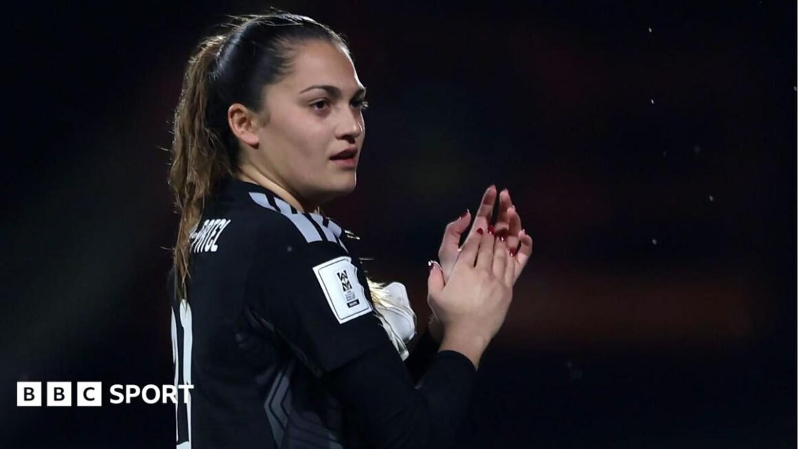 Watford sign Wales keeper… Watford sign Wales keeper…