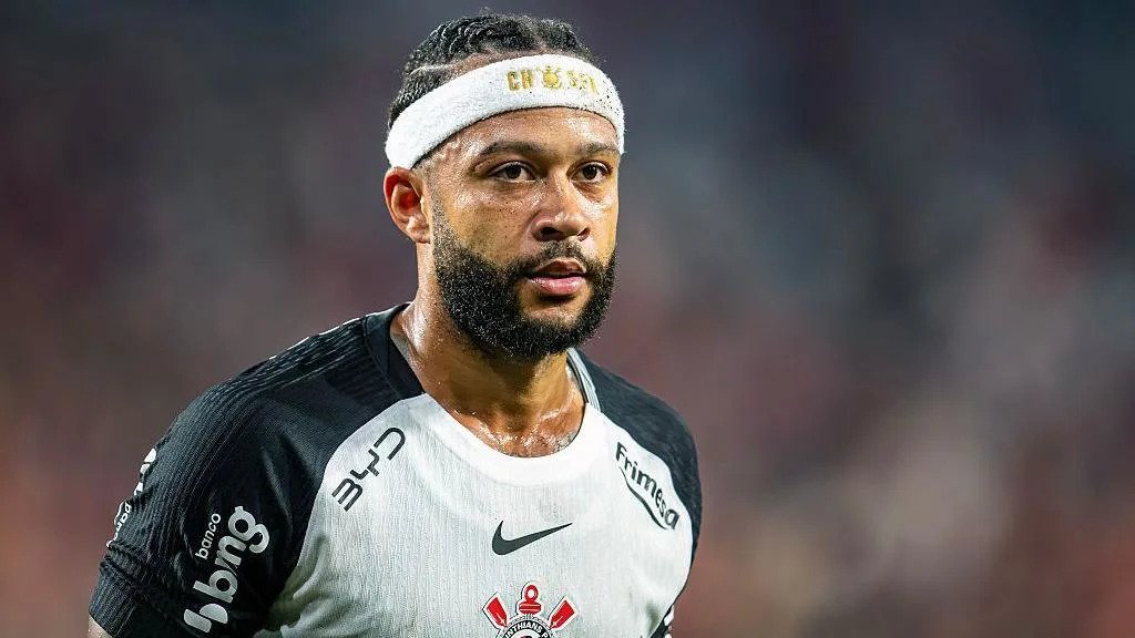 Depay calls Corinthians… Depay calls Corinthians…