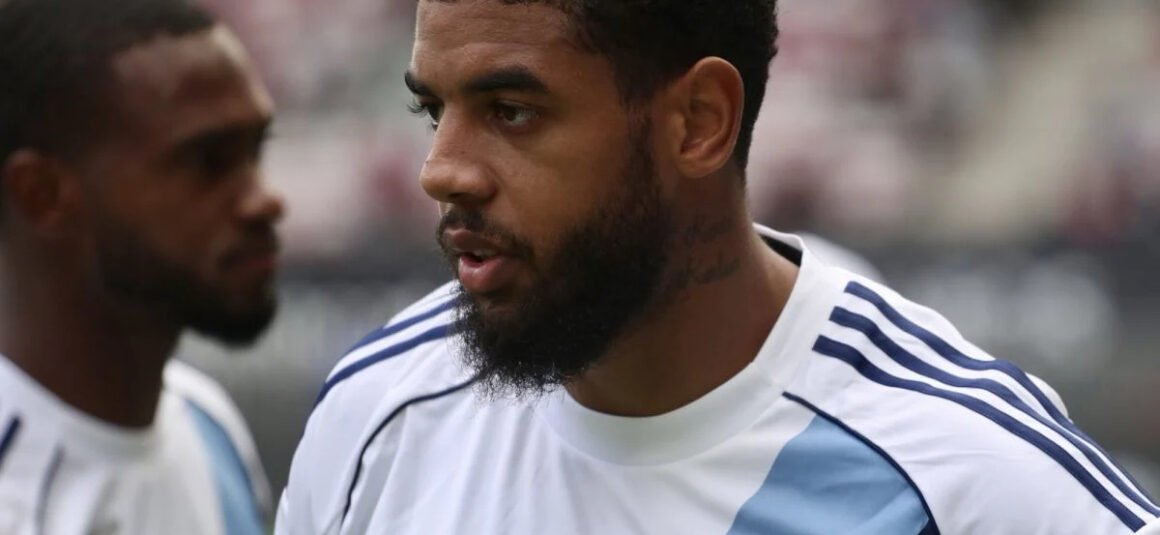 Official: Paris FC Striker…