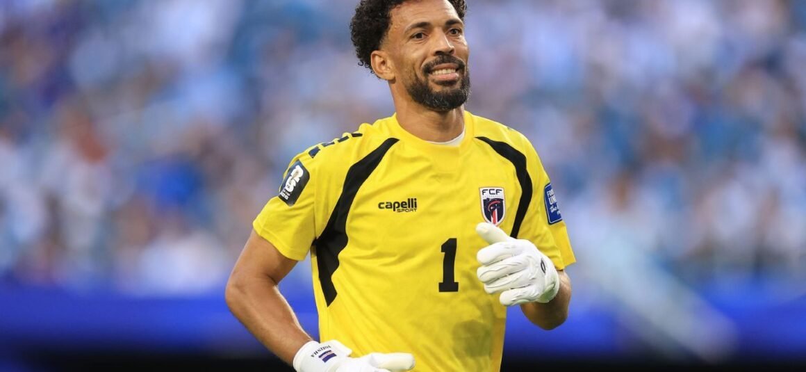 Vozinha Receives Jersey… Vozinha Receives Jersey…
