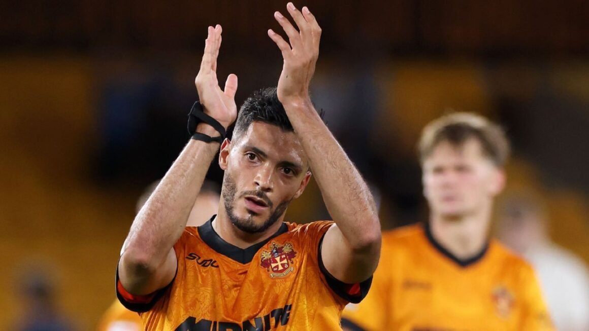 Jiménez gives Wolves late…
