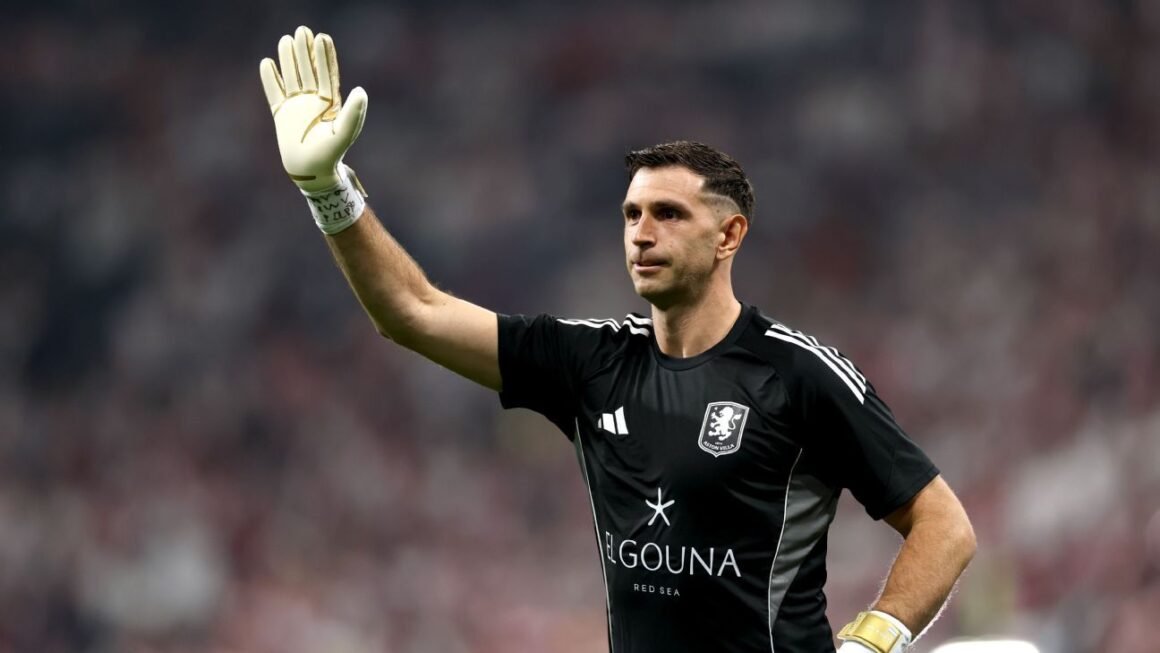 Chelsea Secure Goalkeeper… Chelsea Secure Goalkeeper…